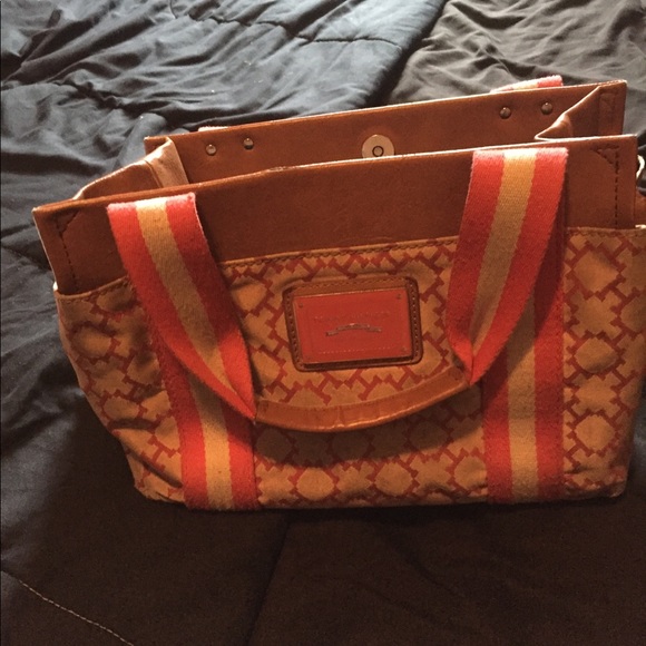 Tommy Hilfiger Handbags - Tommy Hilfiger medium purse